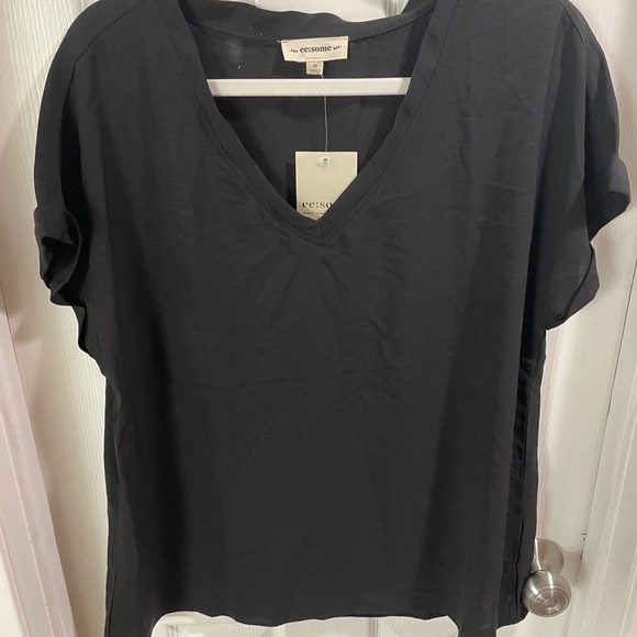 ee:some top on Black! Loose fit. Size down - Picture 3 of 5